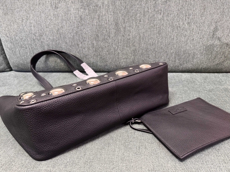 Va1e*ntin0 shopping bag